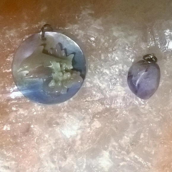 dolphin and stone necklaces - Picture 2 of 5